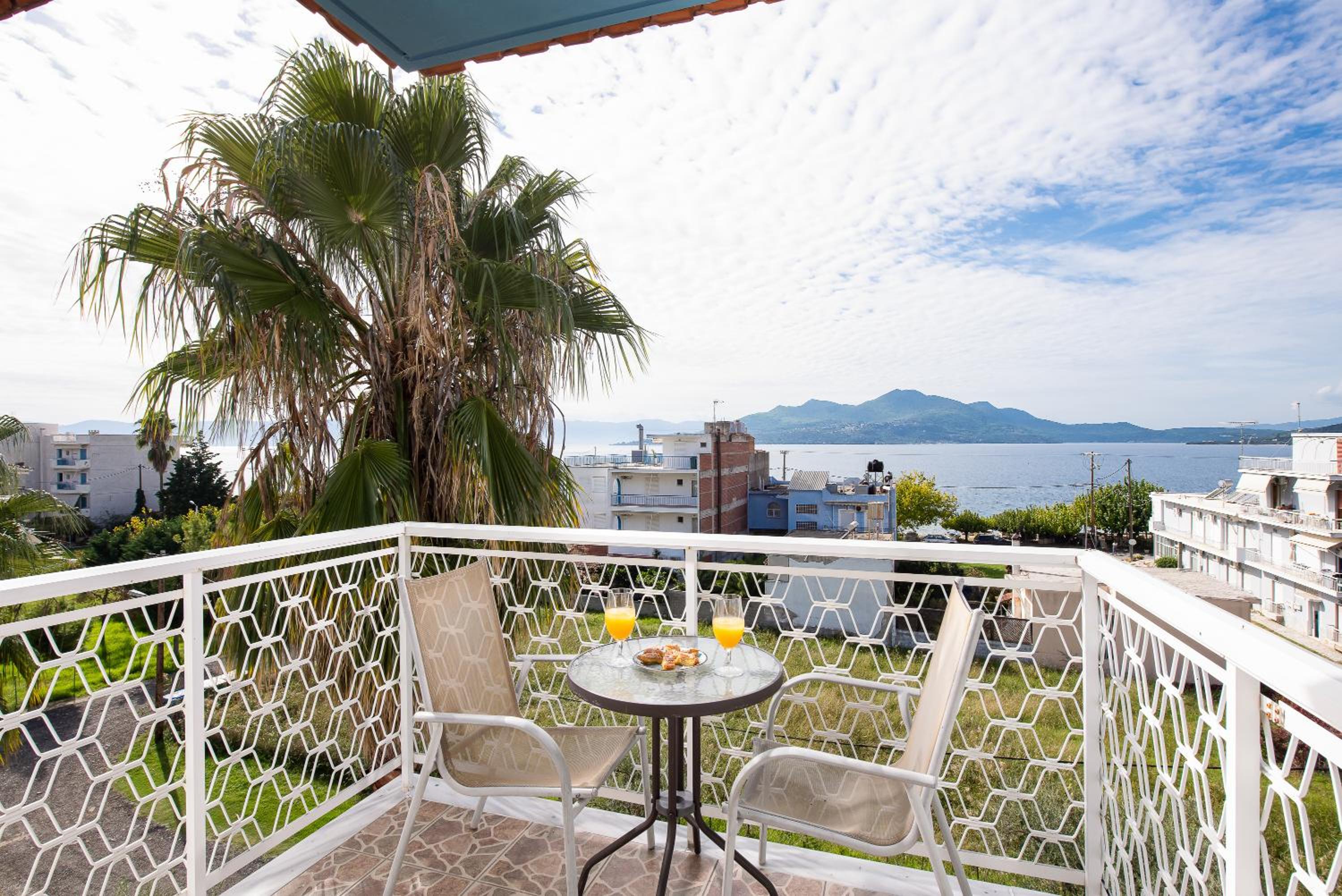Zoe Seaside view 4