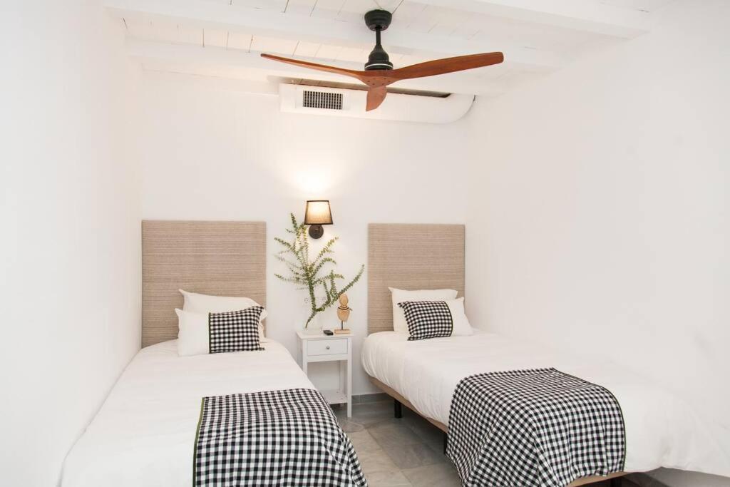 Idyllic & loveliest Apt with patio.Private parking view 5