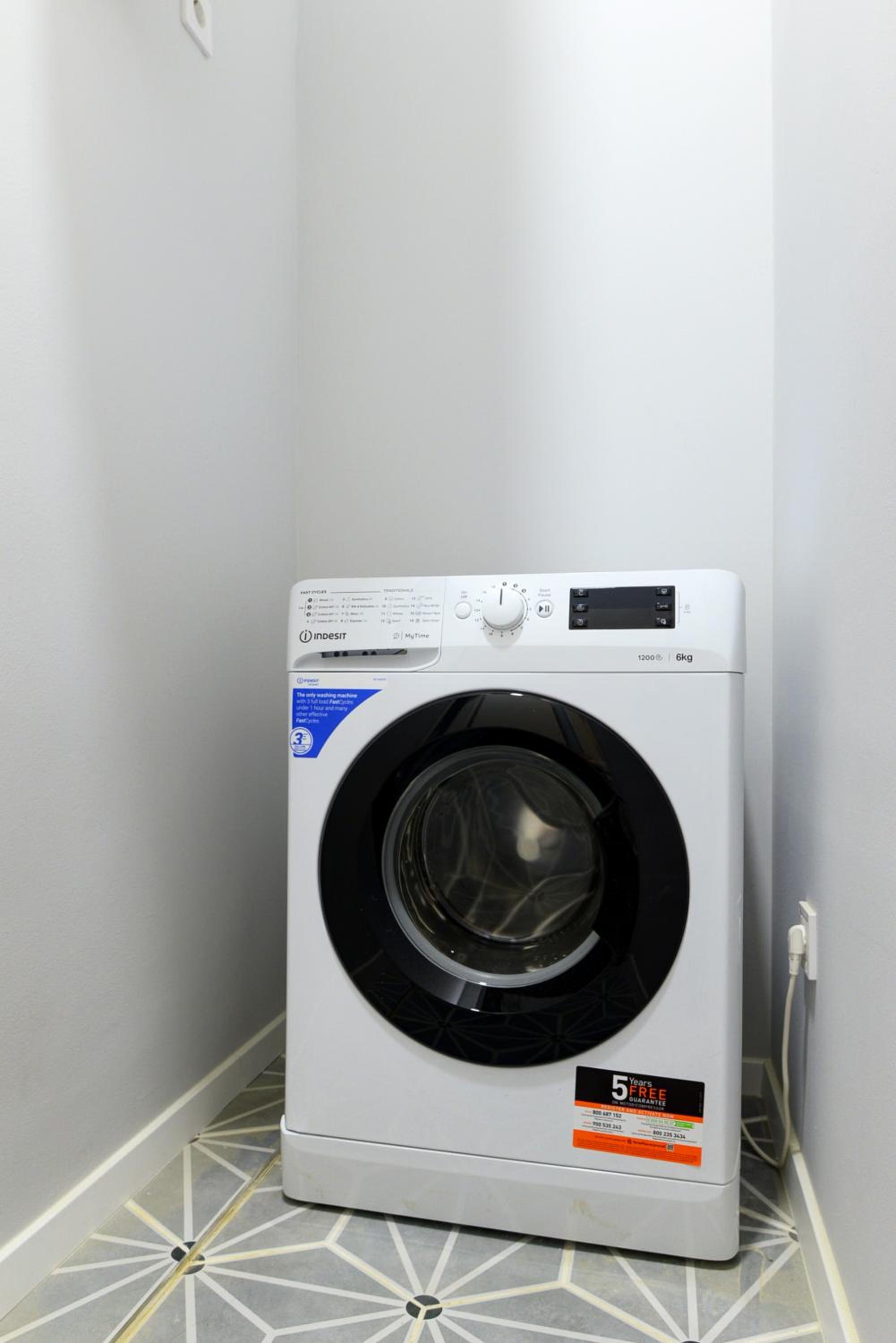 Photo 12