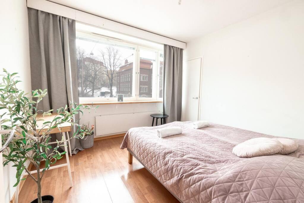 2ndhomes Cozy 1BR Apartment w/ Balcony next to tram stop view 4