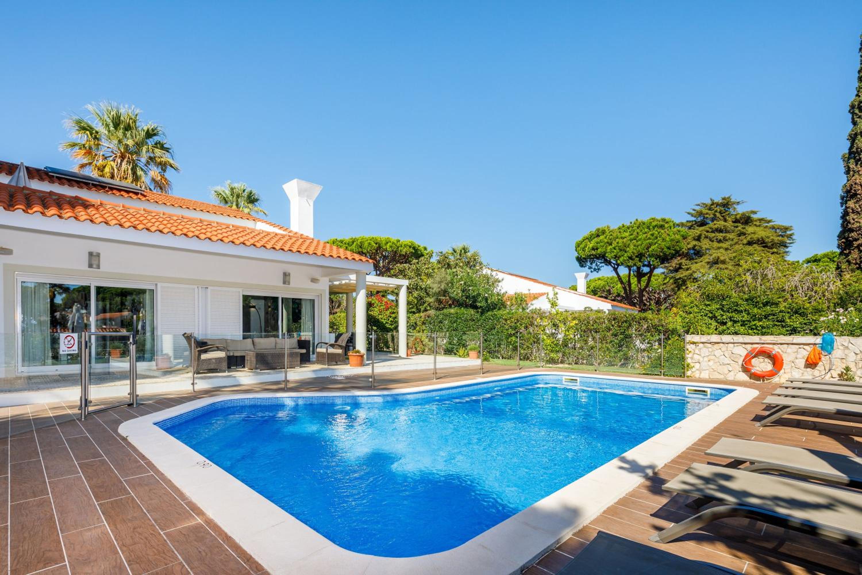 Almancil Vacations - Charming Vale do Lobo Villa - 4 Bedrooms - Villa Quadradinhos 22 - Private Pool and Close to Amenities - Algarve - Property Image 3