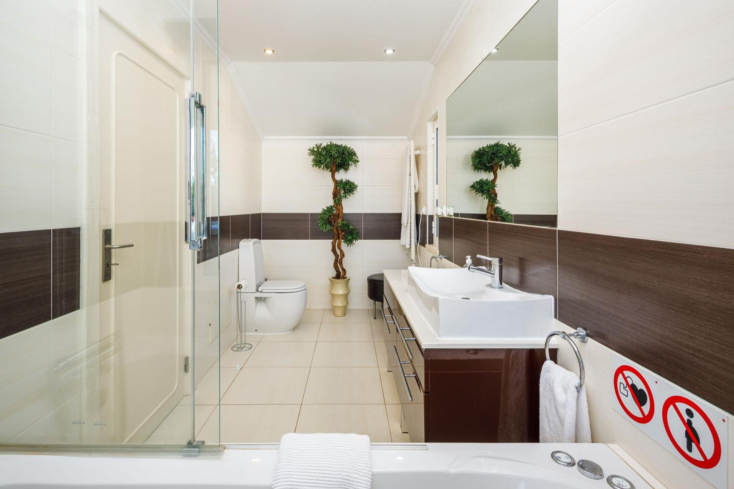Almancil Vacations - Charming Vale do Lobo Villa - 4 Bedrooms - Villa Quadradinhos 22 - Private Pool and Close to Amenities - Algarve - Property Image 9