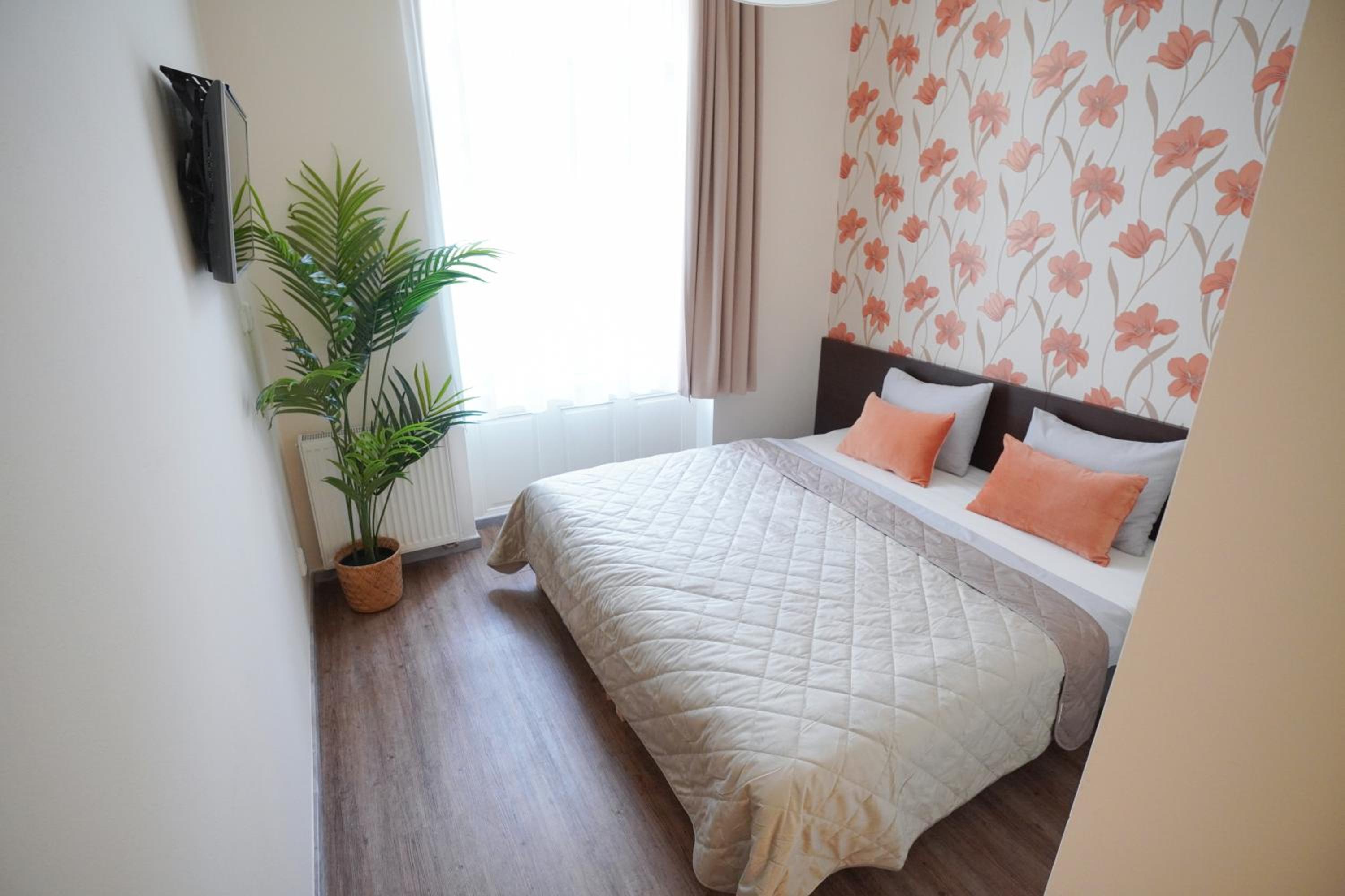 Elegant & Stylish Center Apartments!