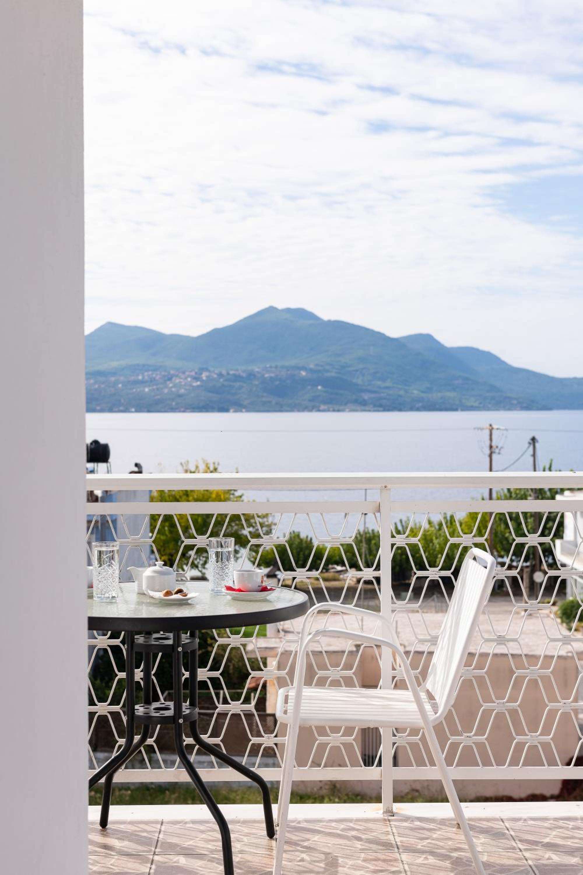Zoe Seaside view 3