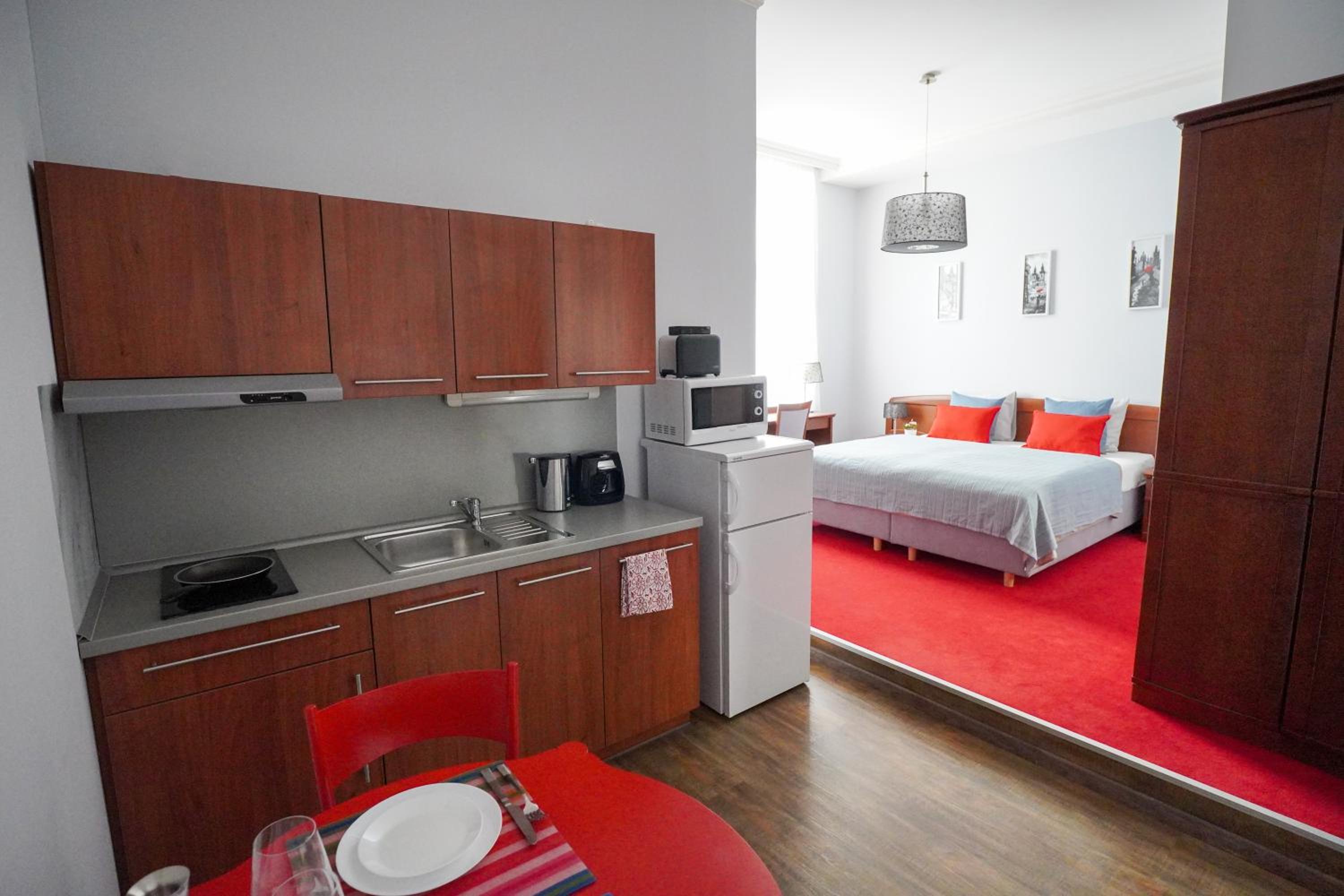 Elegant & Stylish Center Apartments!