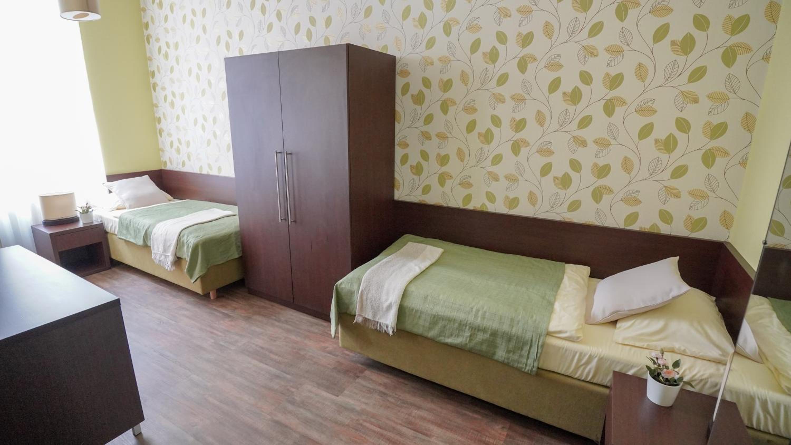 Elegant & Stylish Center Apartments!