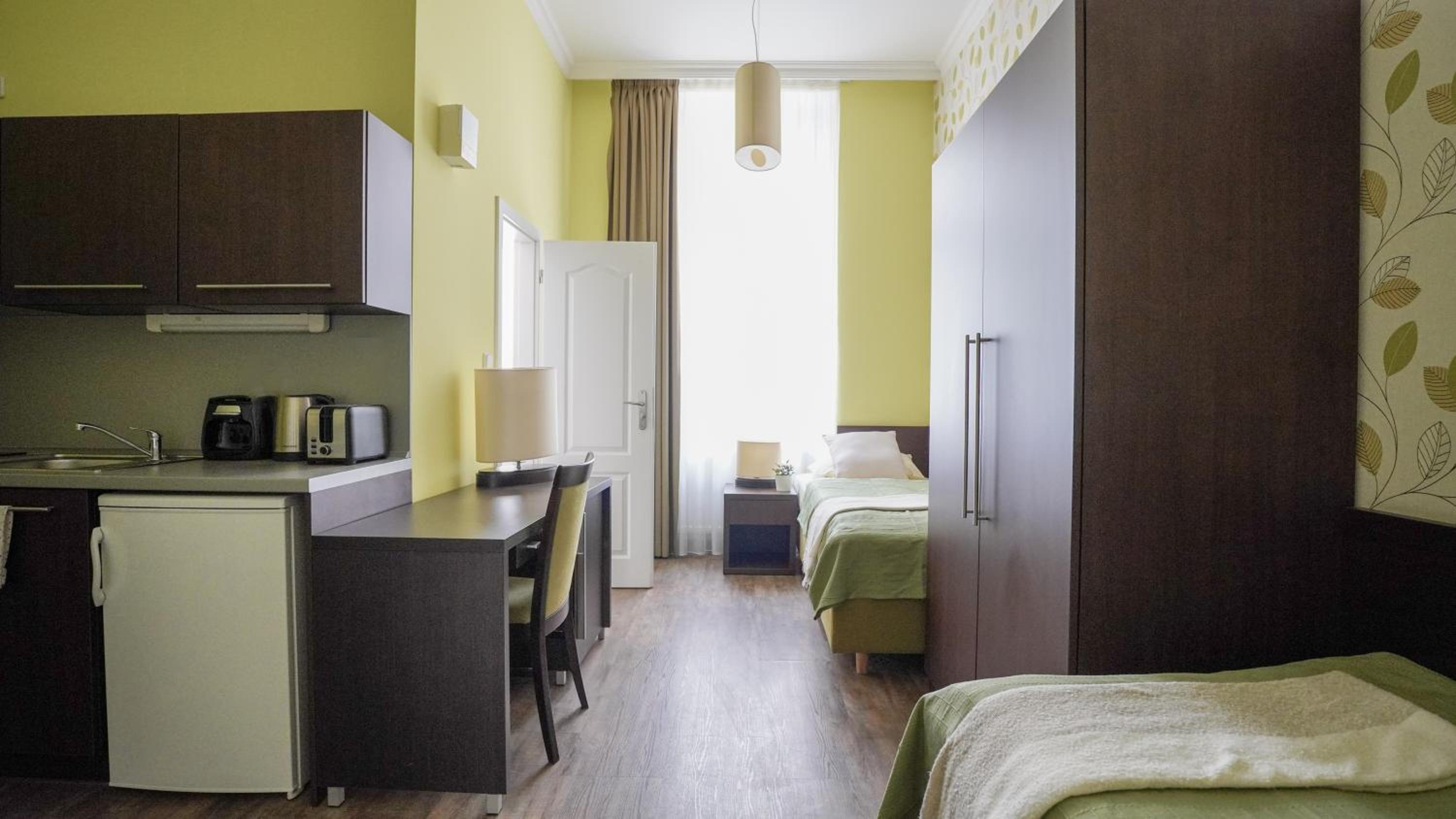Elegant & Stylish Center Apartments!