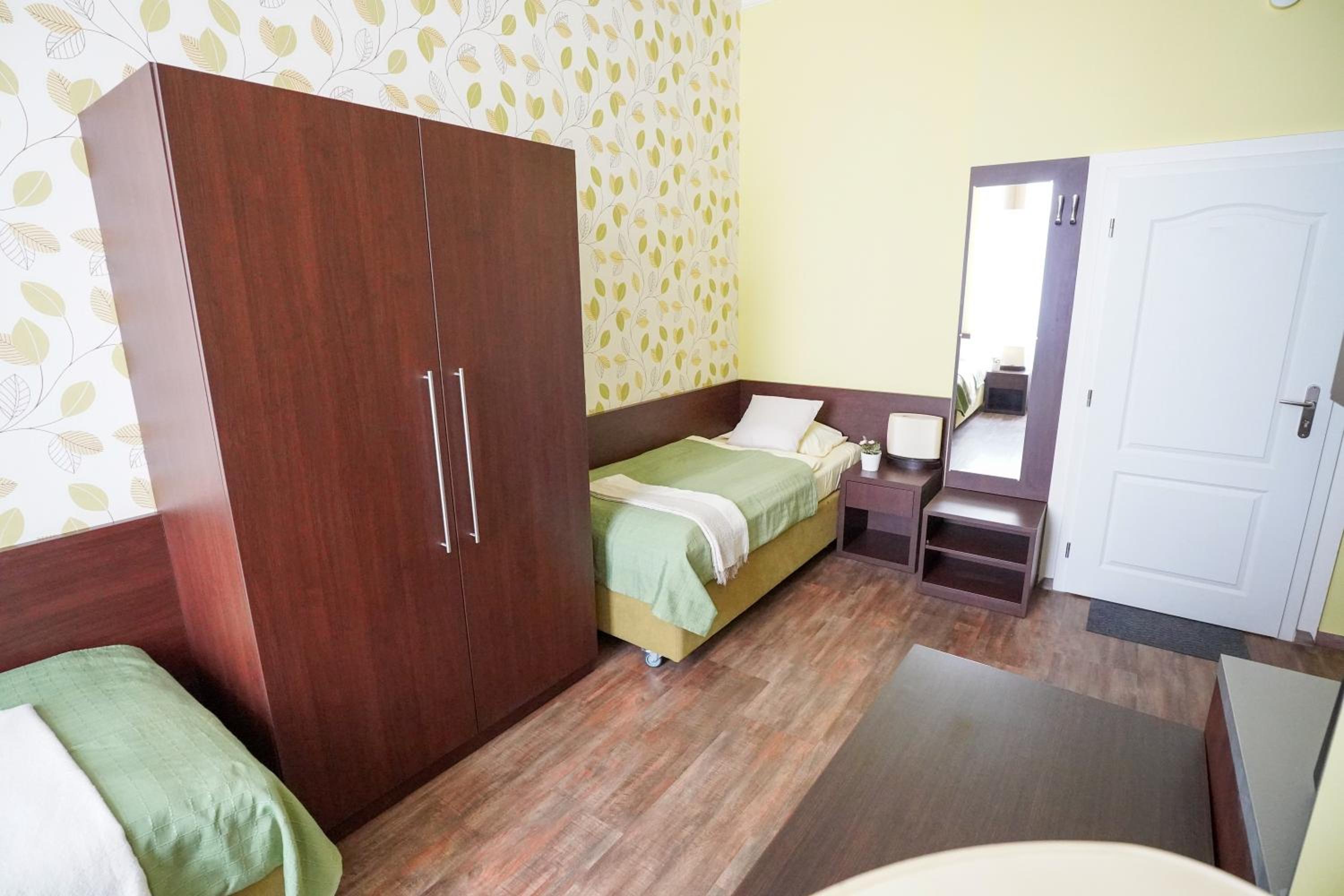 Elegant & Stylish Center Apartments!