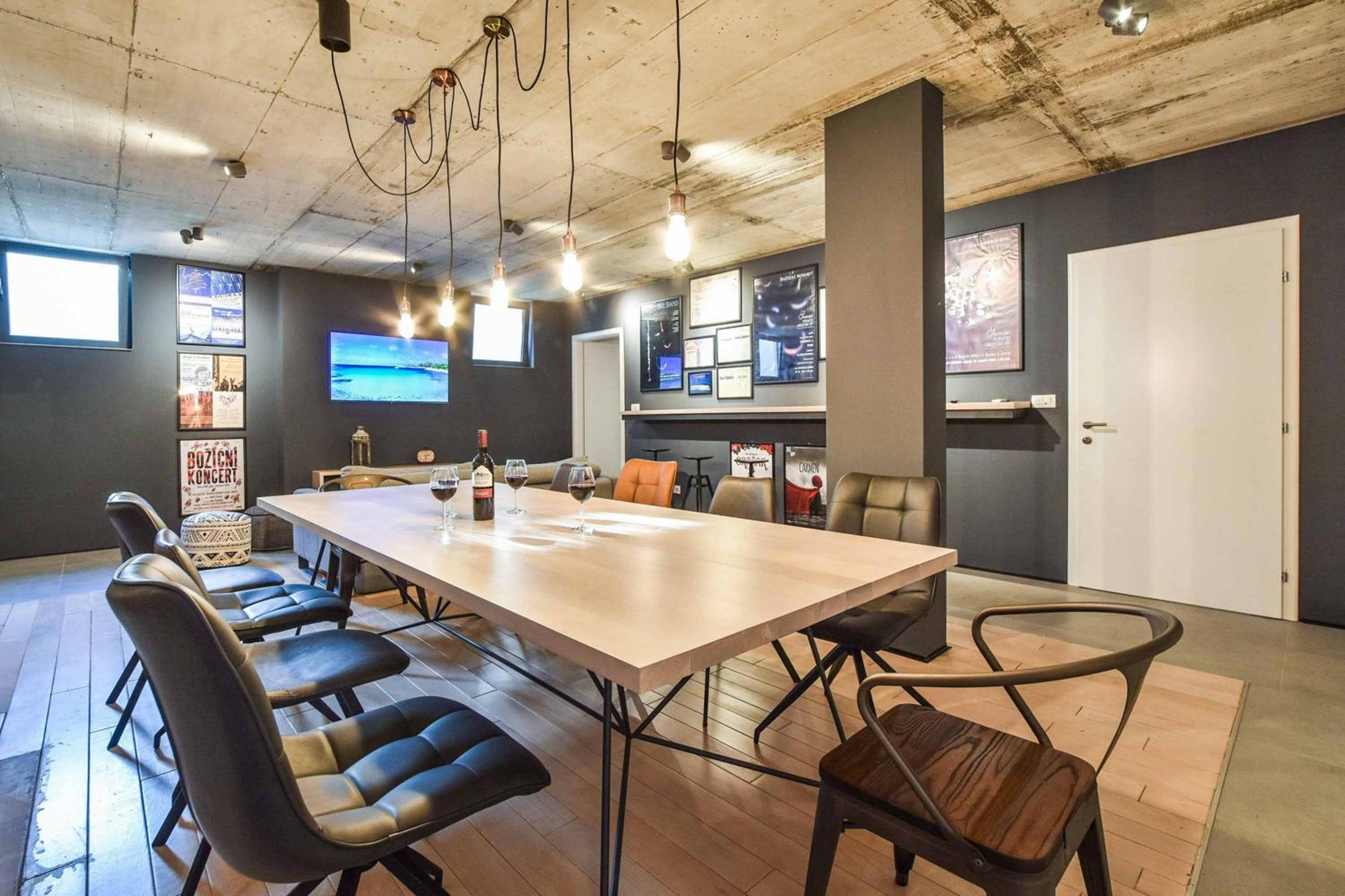 meeting & event spaces