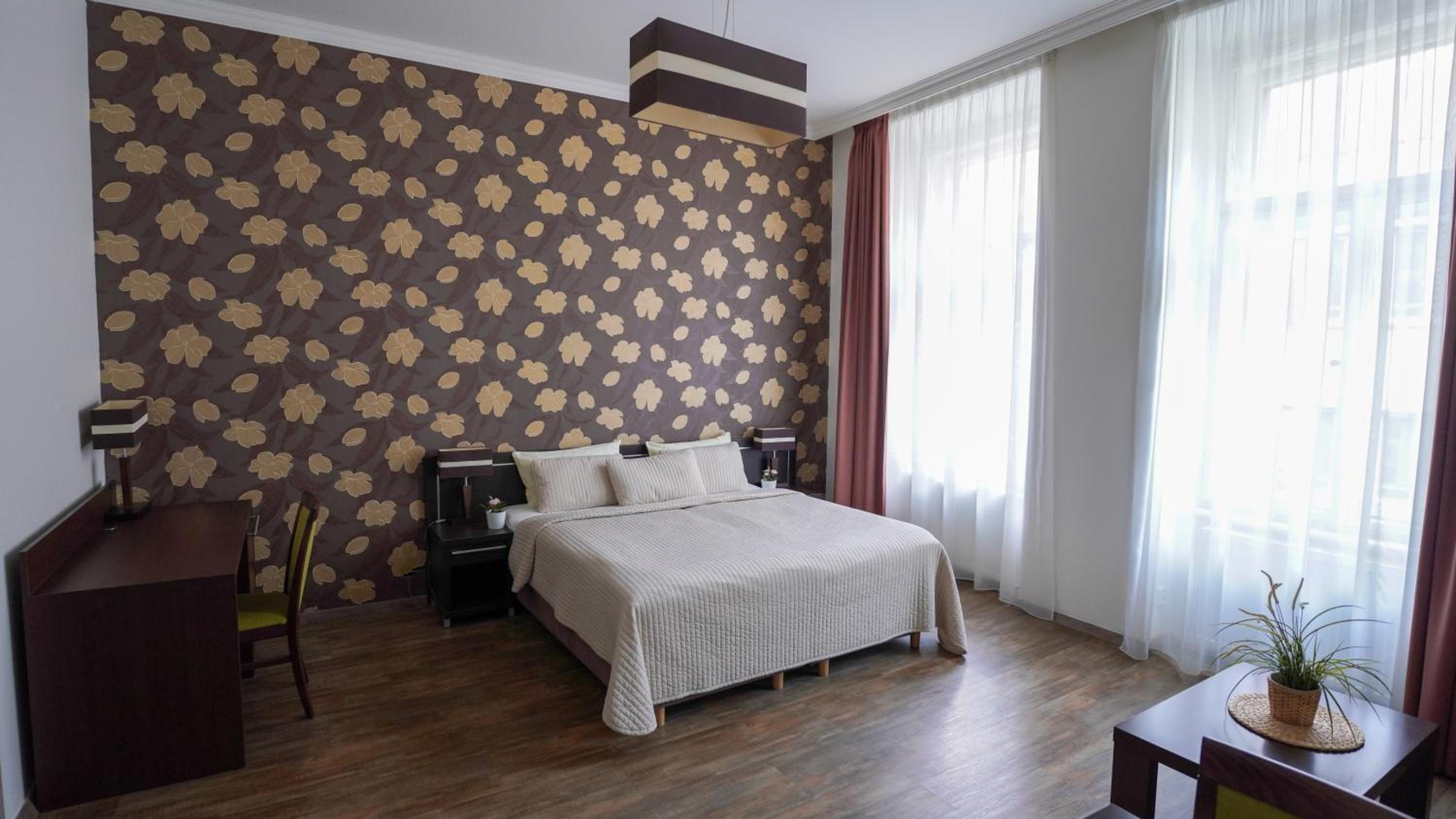 Elegant & Stylish Center Apartments!