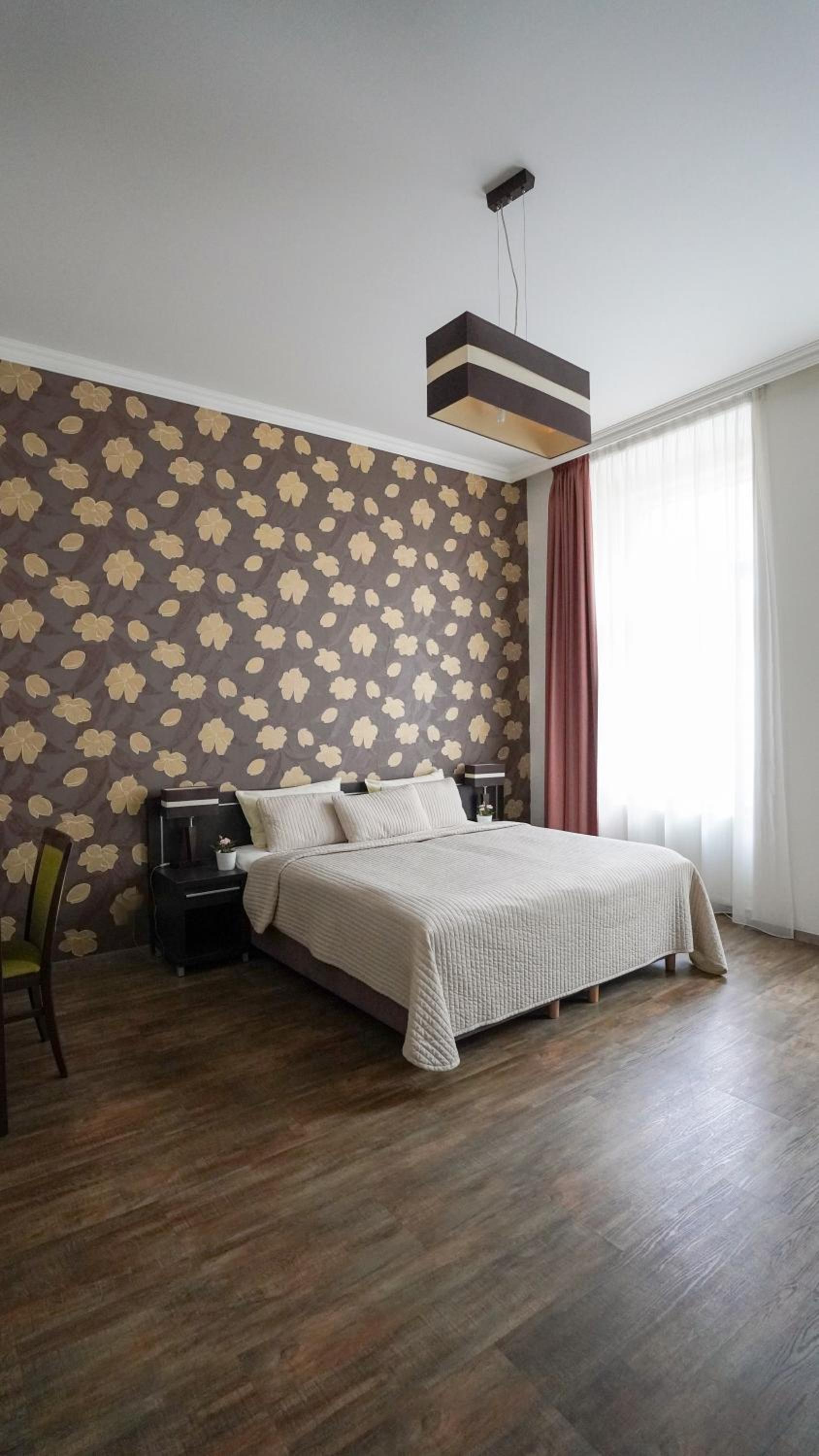 Elegant & Stylish Center Apartments!