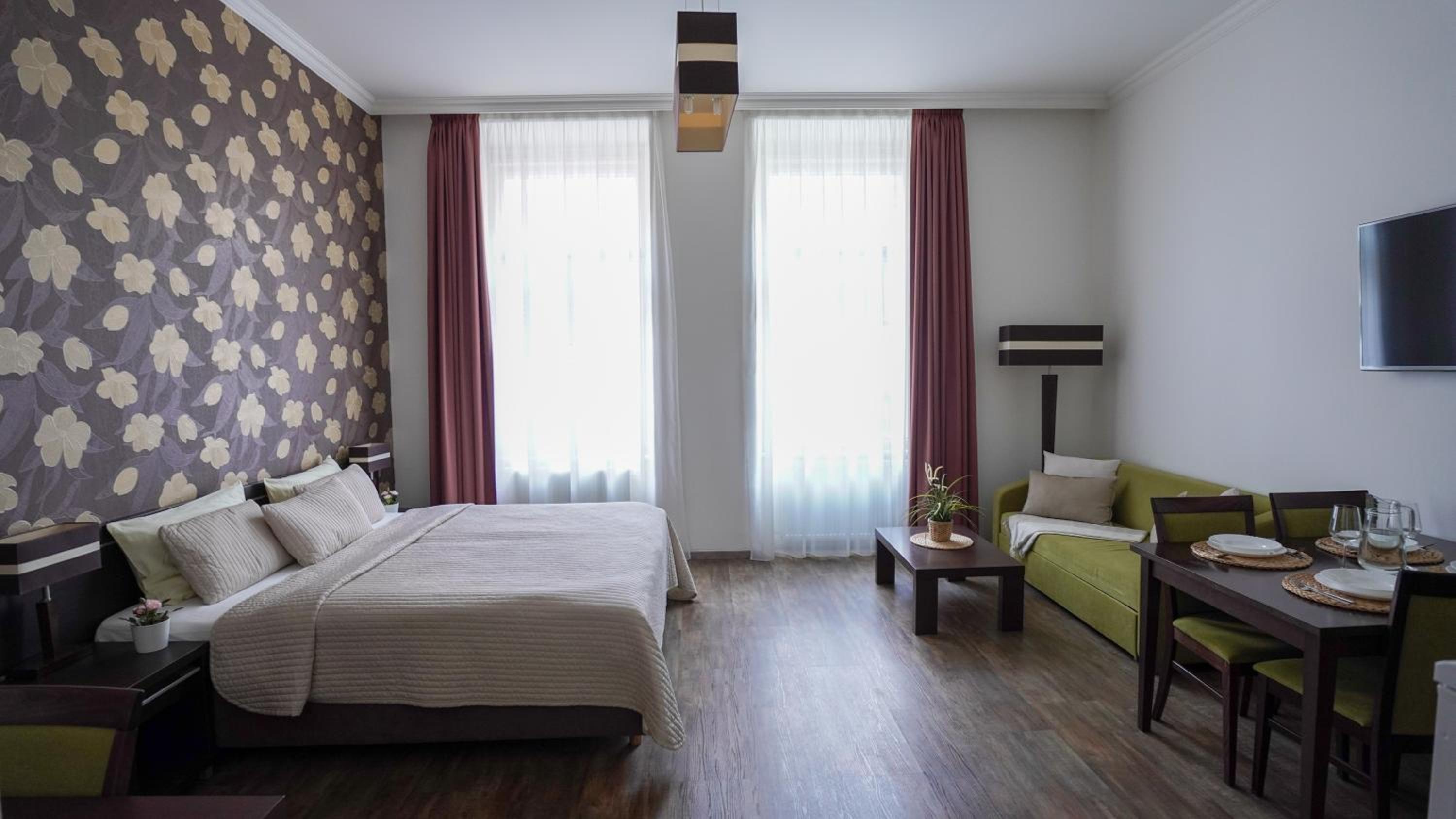 Elegant & Stylish Center Apartments!