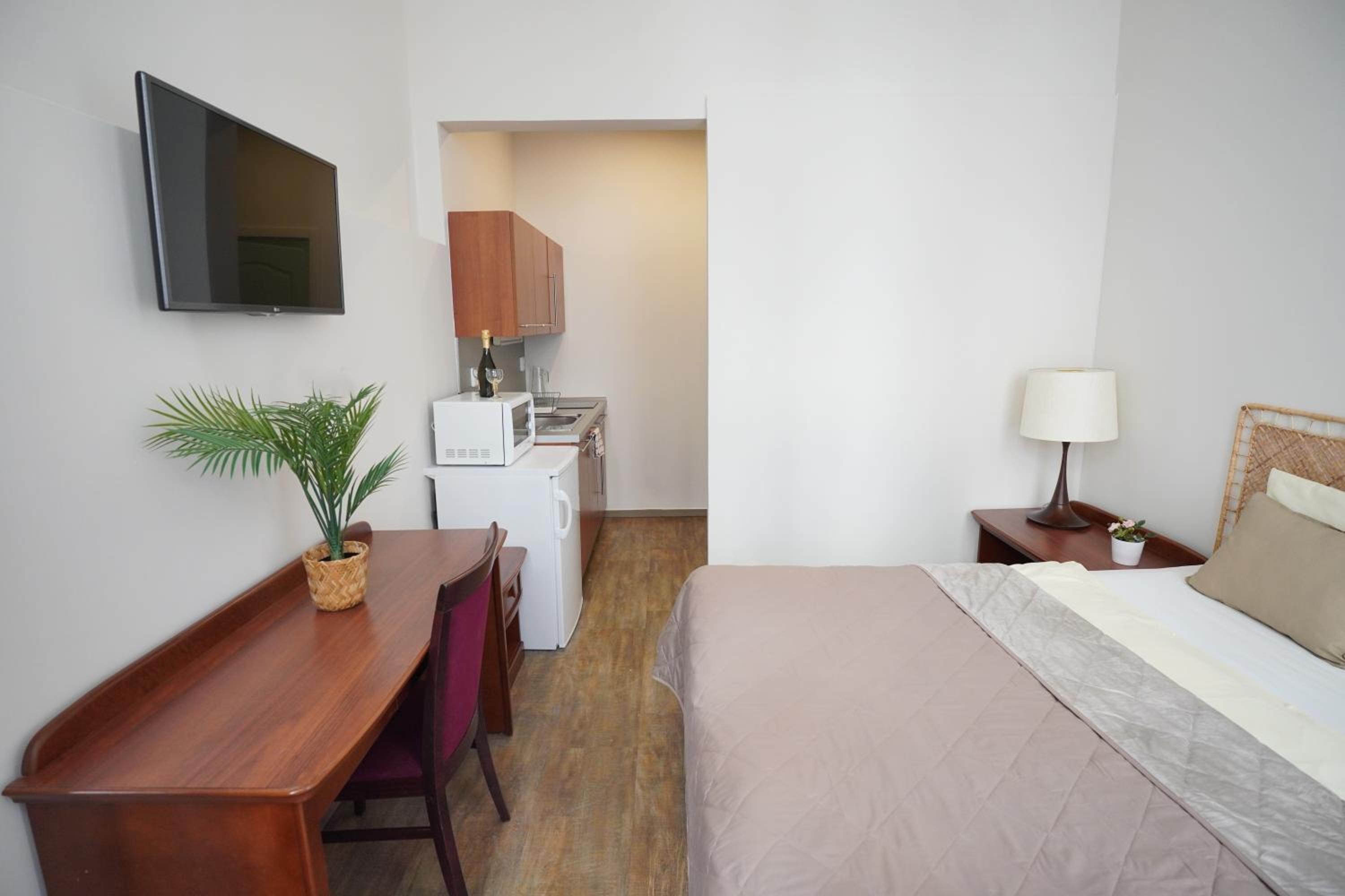 Elegant & Stylish Center Apartments!