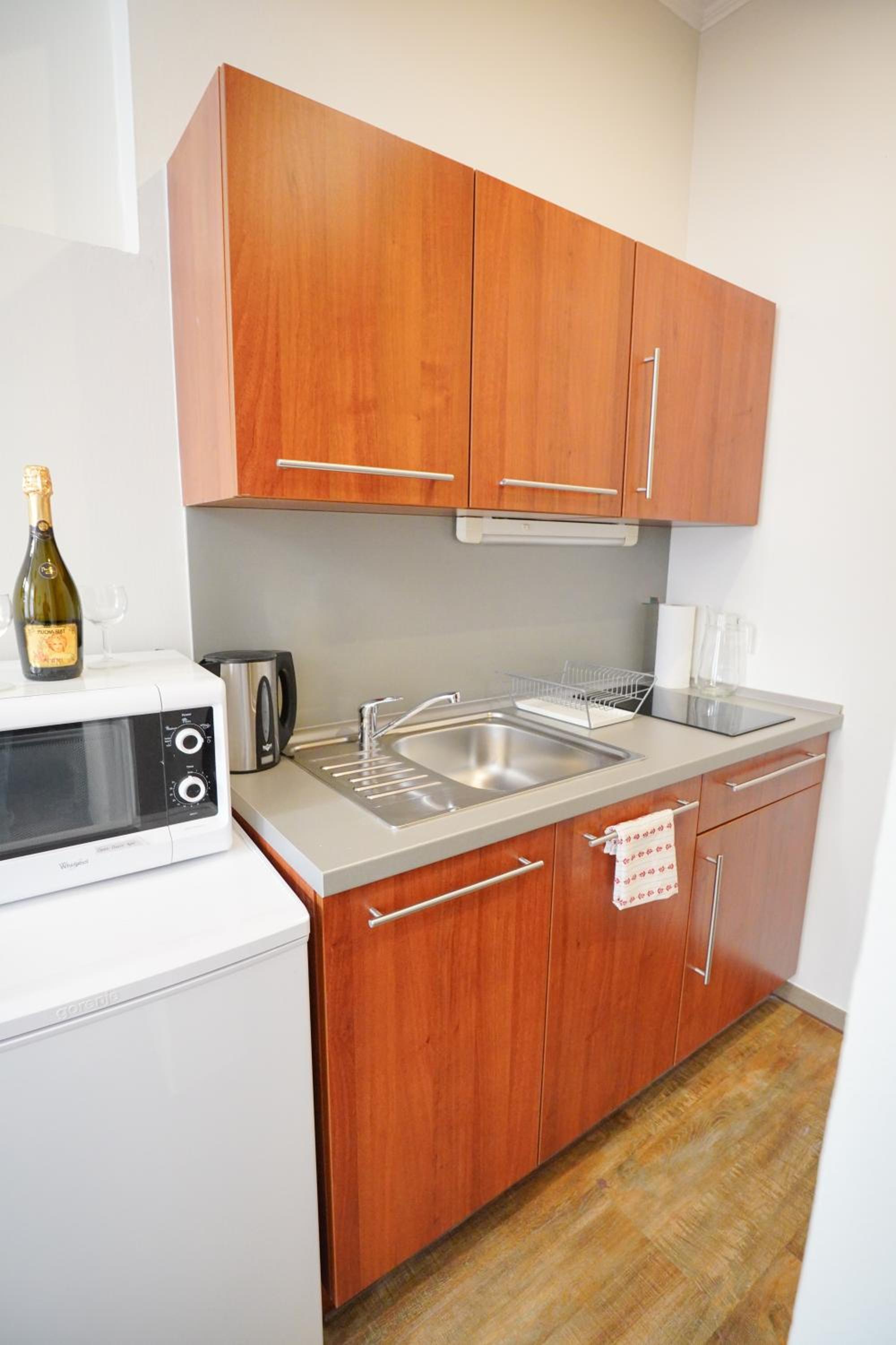 Elegant & Stylish Center Apartments!