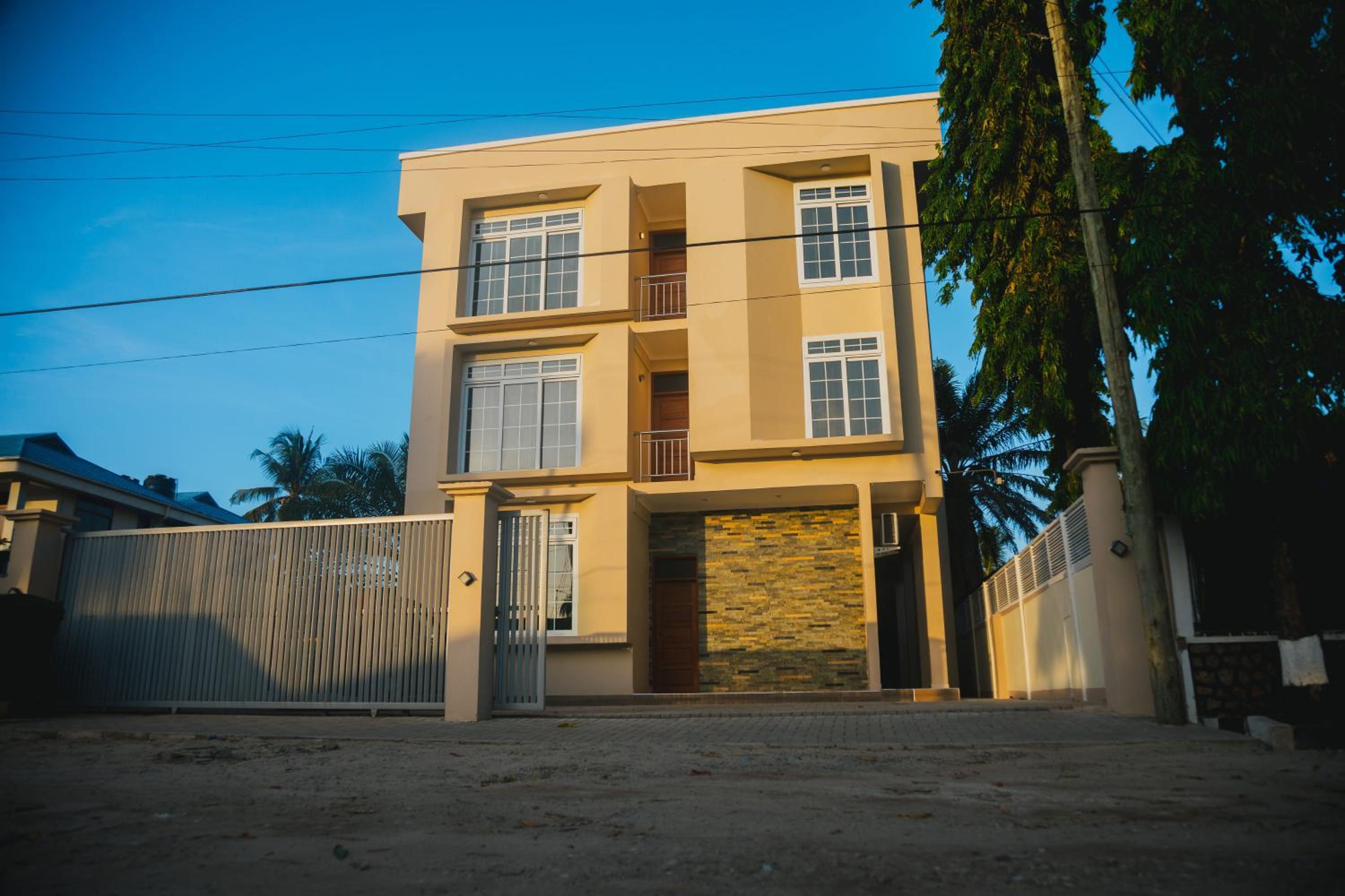 Mahogany Mine Apartments-3