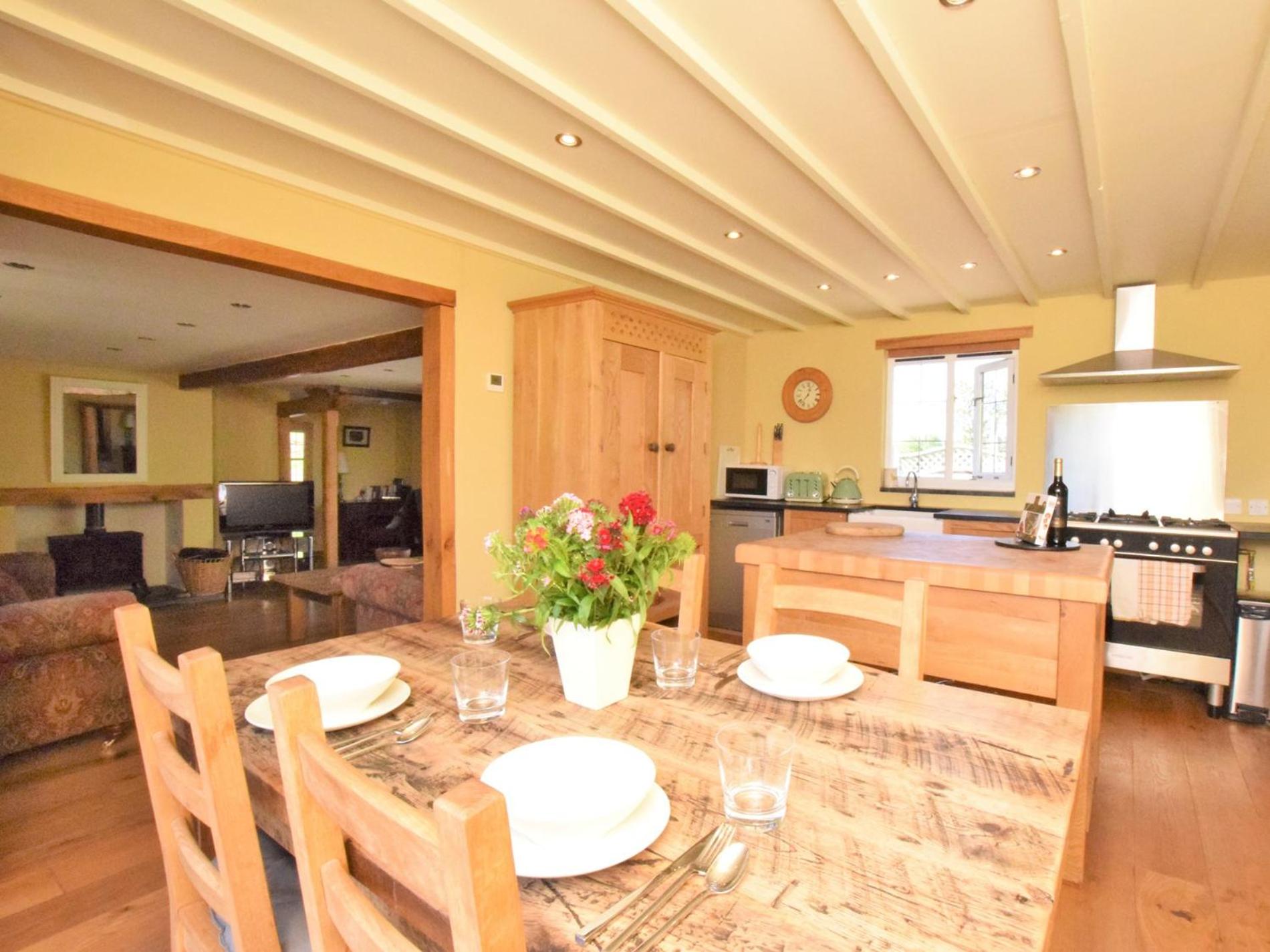 2 Bed in Barnstaple oc-gcows view 3