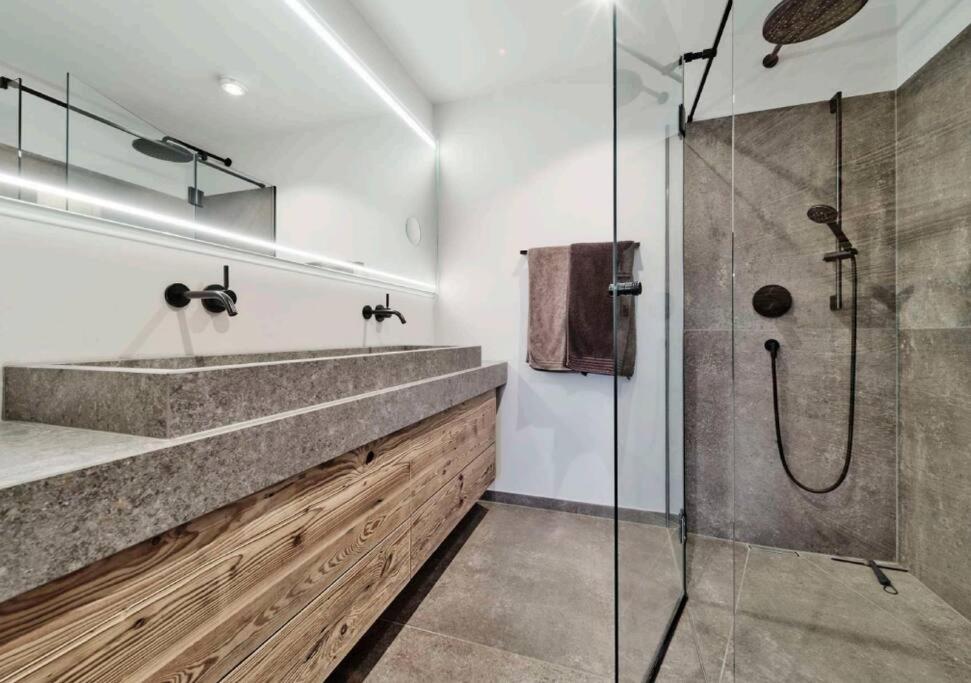 Spa, Sport & City Luxury Ski-in Ski-Out Apartment