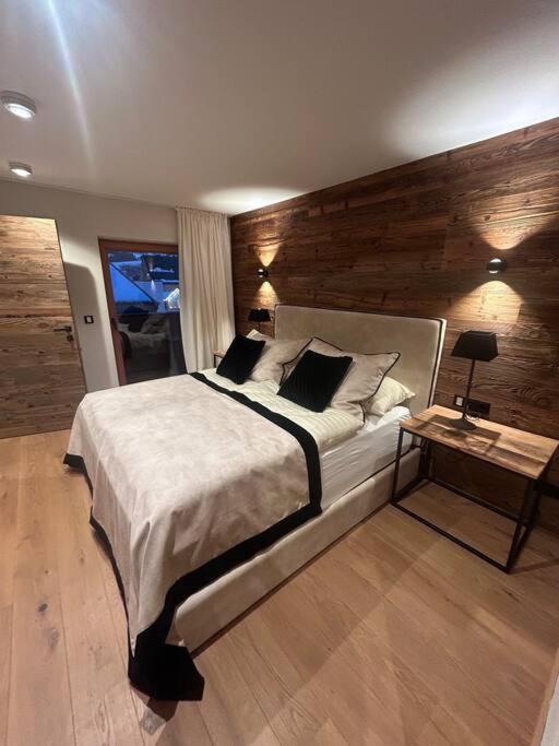 Spa, Sport & City Luxury Ski-in Ski-Out Apartment