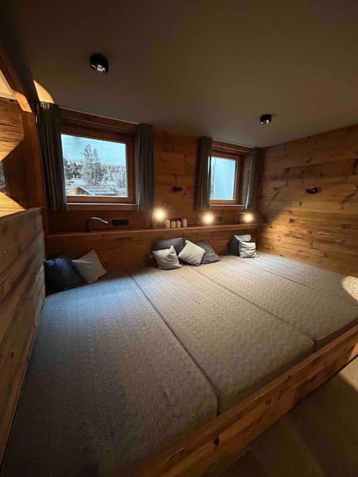 Spa, Sport & City Luxury Ski-in Ski-Out Apartment