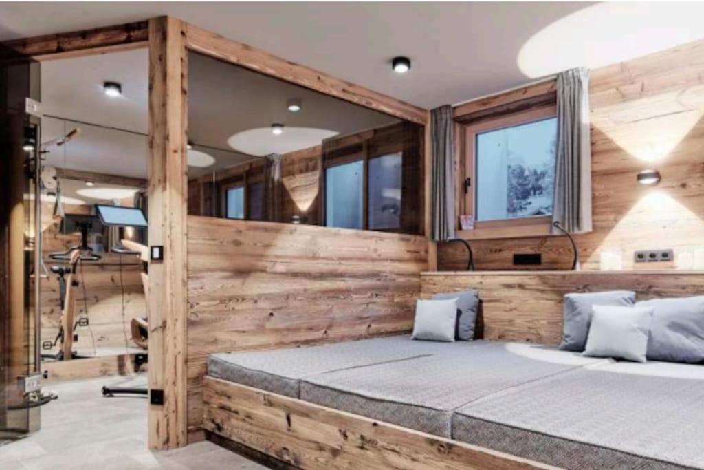 Spa, Sport & City Luxury Ski-in Ski-Out Apartment