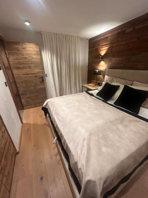 Spa, Sport & City Luxury Ski-in Ski-Out Apartment