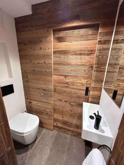 Spa, Sport & City Luxury Ski-in Ski-Out Apartment