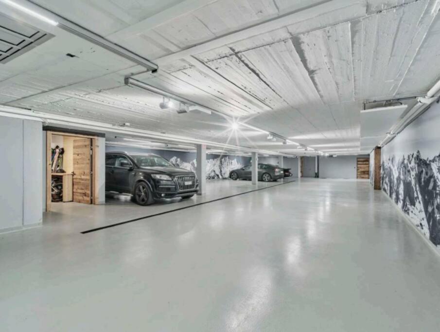 Spa, Sport & City Luxury Ski-in Ski-Out Apartment