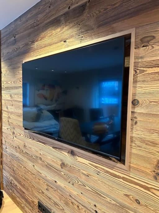 Spa, Sport & City Luxury Ski-in Ski-Out Apartment