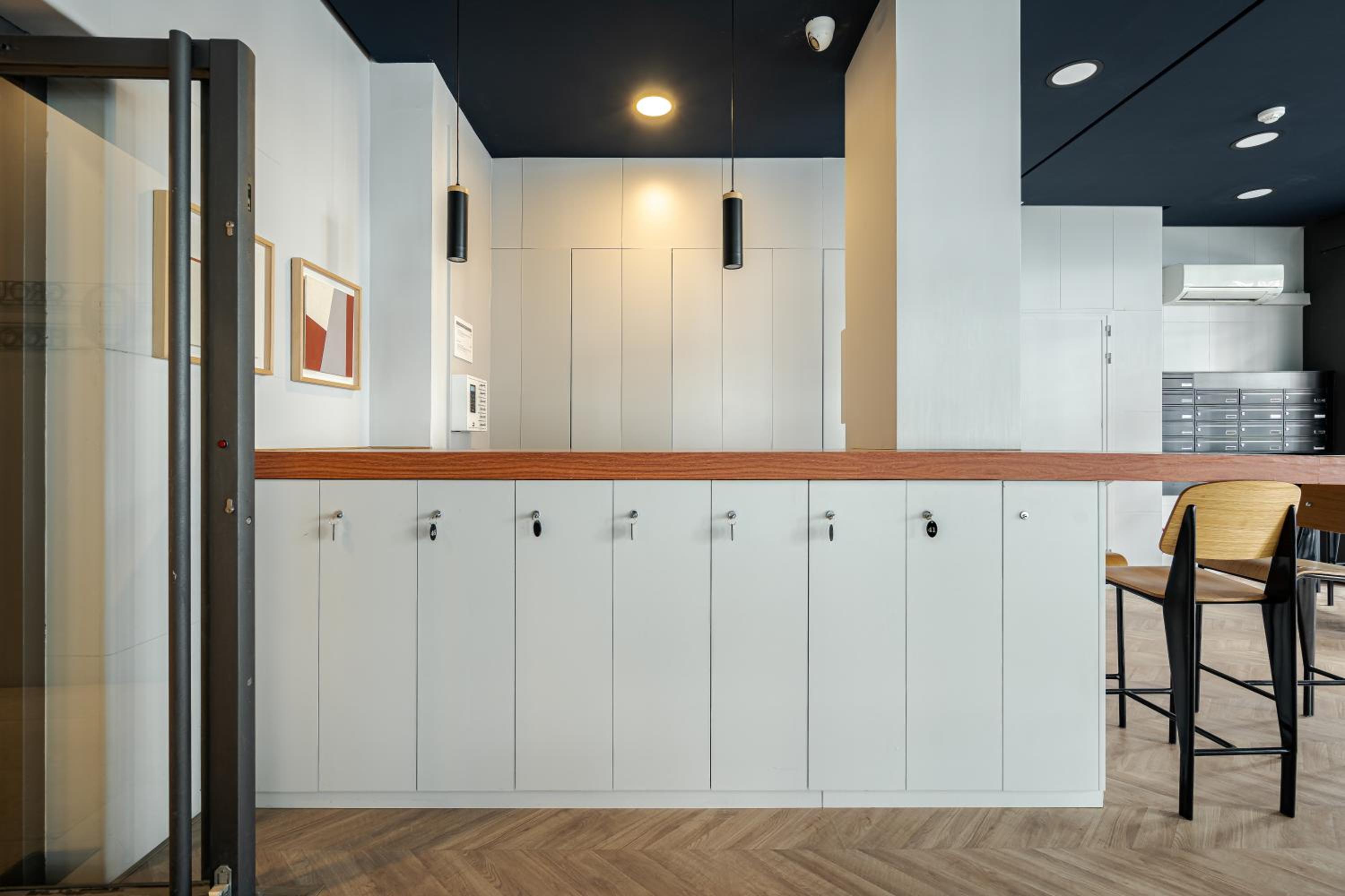 Feelathome Waldorf Suites Apartments