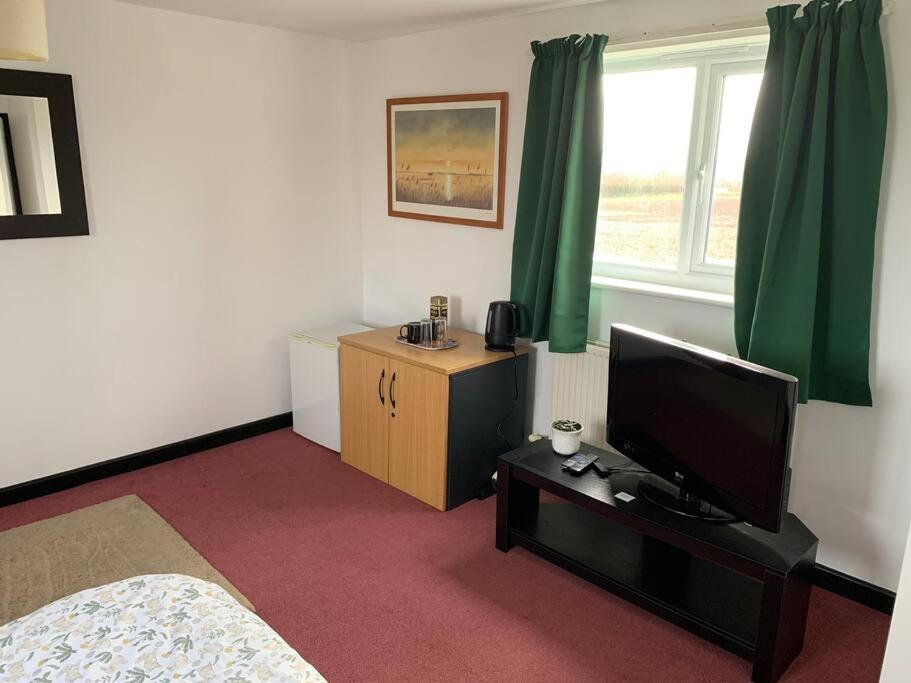 1 Bedroom annex, private bathroom, peaceful area