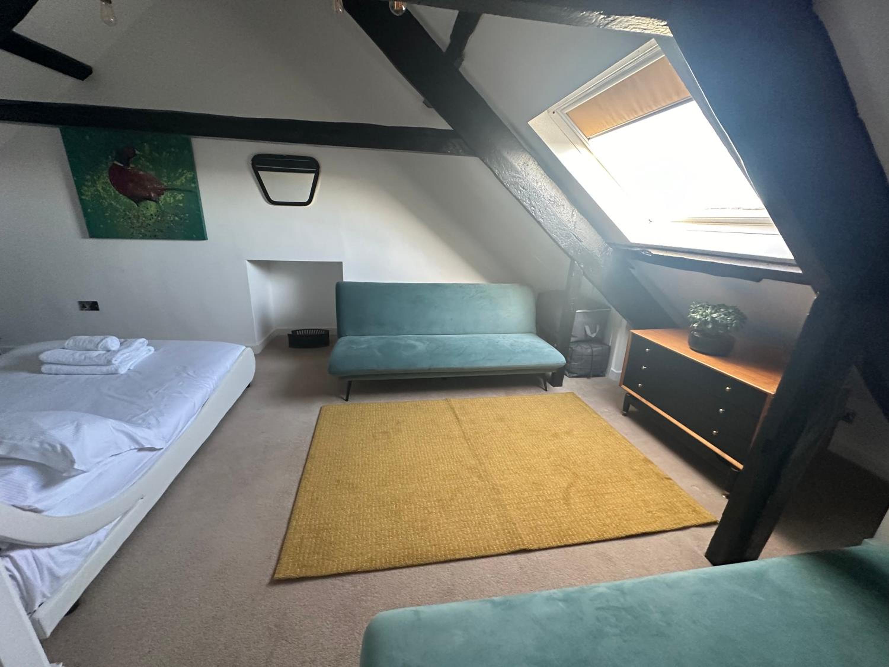 Luxury Retro 4 Bed Town House in heart of Alnwick view 4