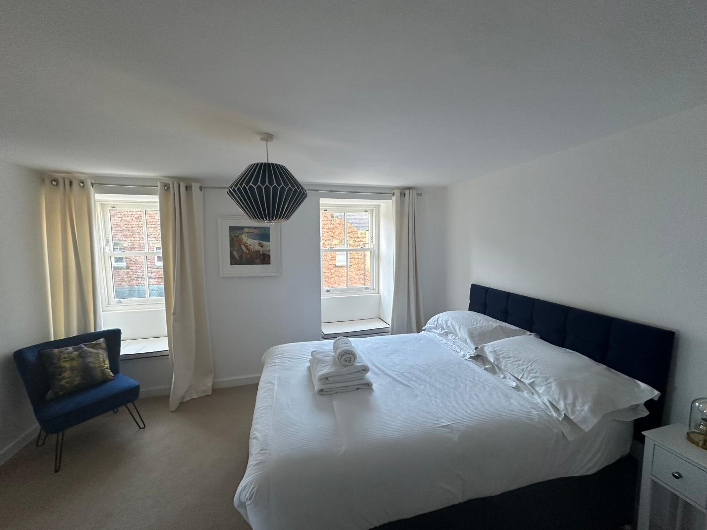 Luxury Retro 4 Bed Town House in heart of Alnwick view 3