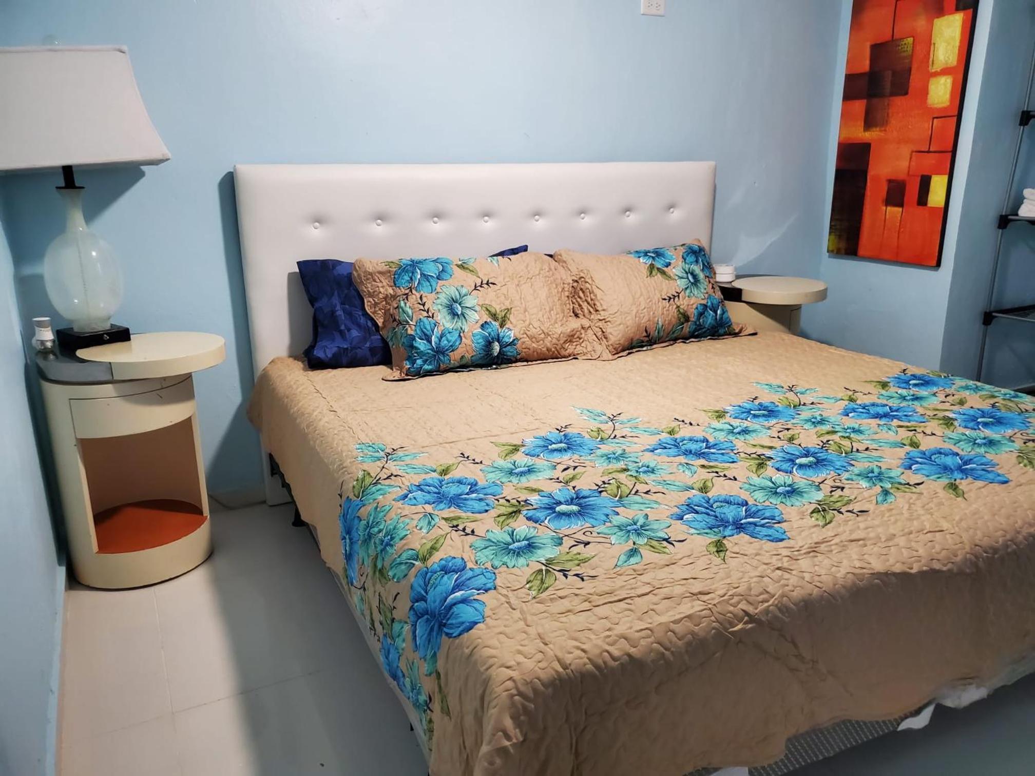 Chic 3 Bedroom Unit, Few Steps To The Ocean, Barbosa Unit 4 view 2