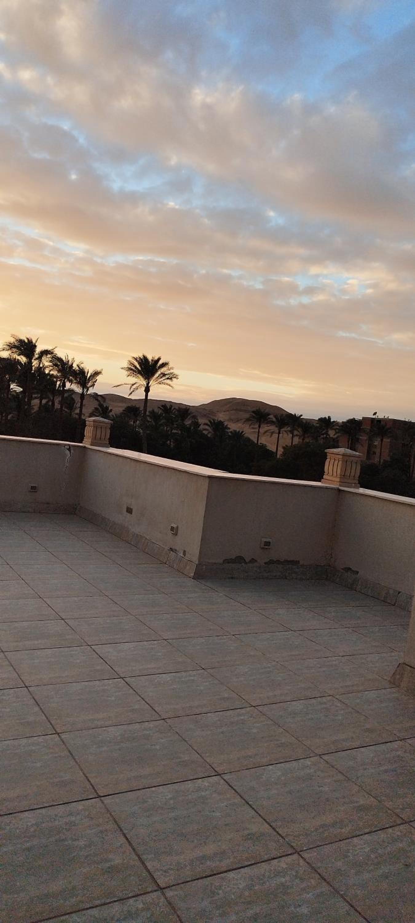 Pyramids Queen Hotel