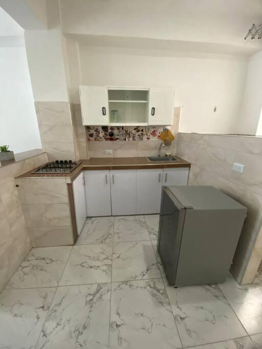 Apartamento cómodo y central en cali en el barrio Miraflores 201
