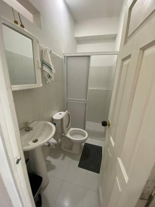 Apartamento cómodo y central en cali en el barrio Miraflores 201