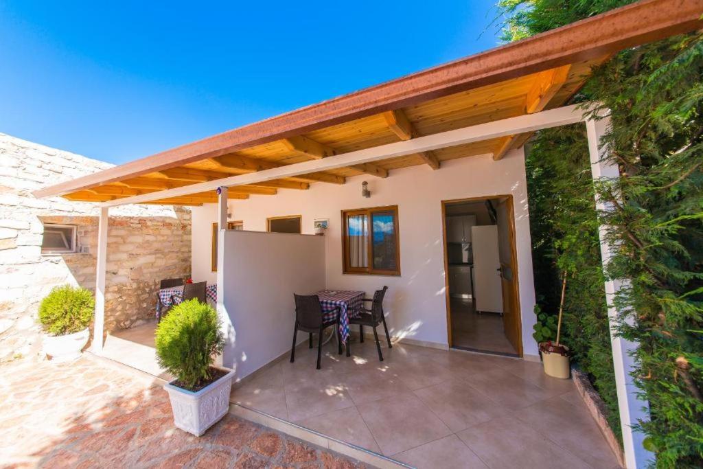 Diamond Apartments Ksamil