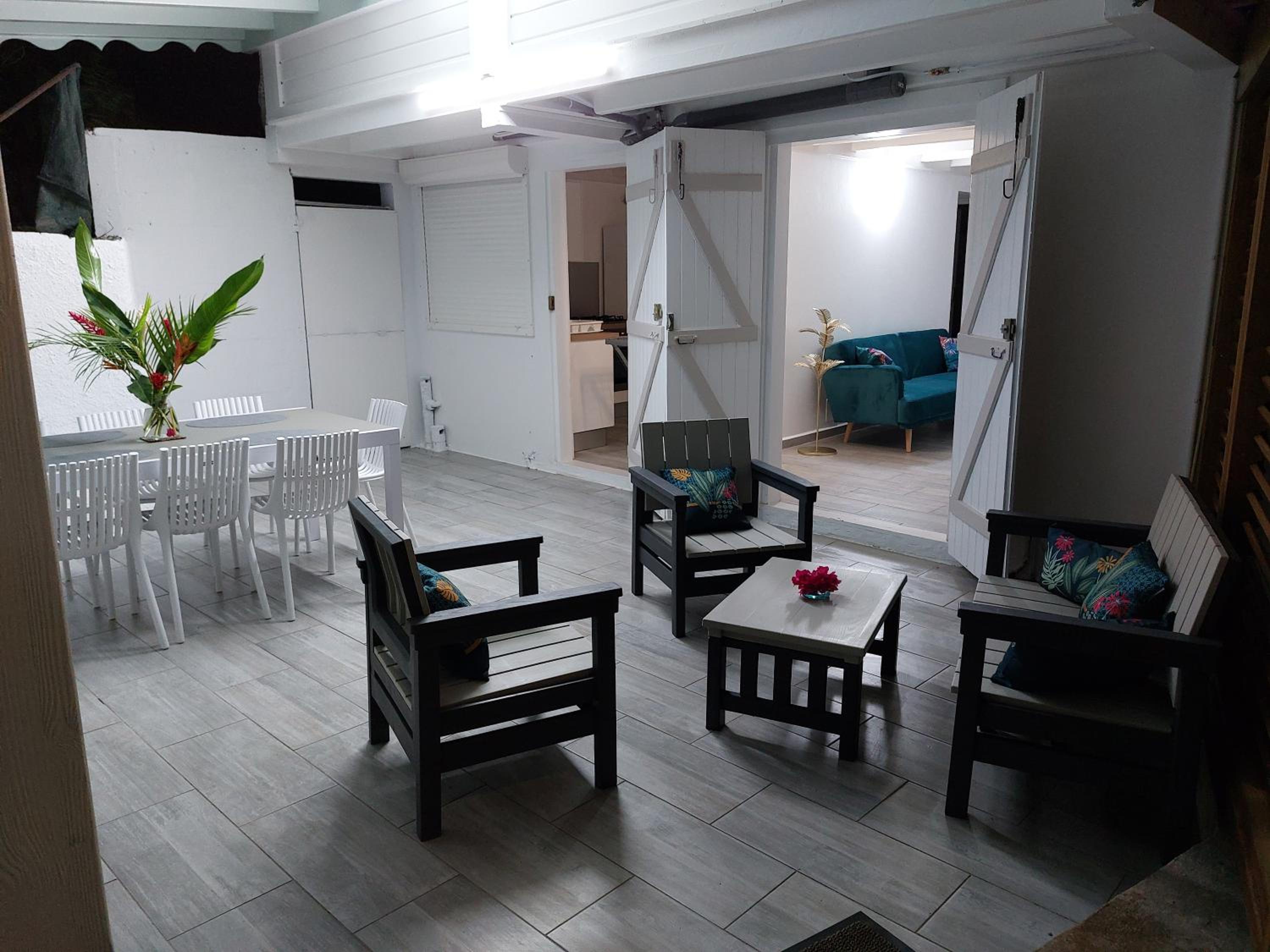 LA BERCEUSE CREOLE view 3