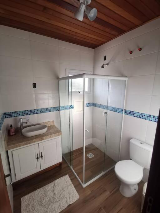 Linda Casa! Piso aquecido, lareira e fogão à lenha