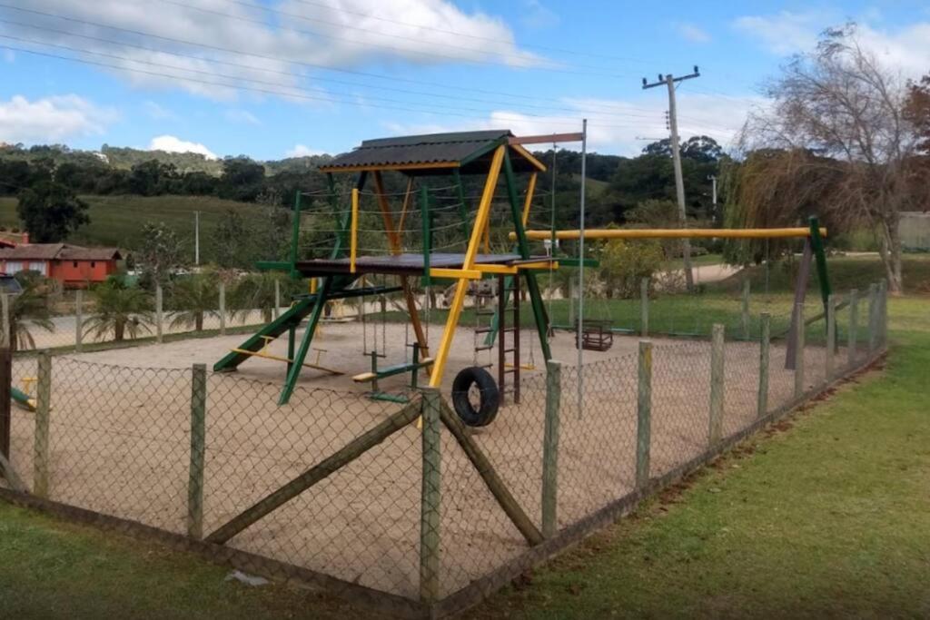 Linda Casa! Piso aquecido, lareira e fogão à lenha