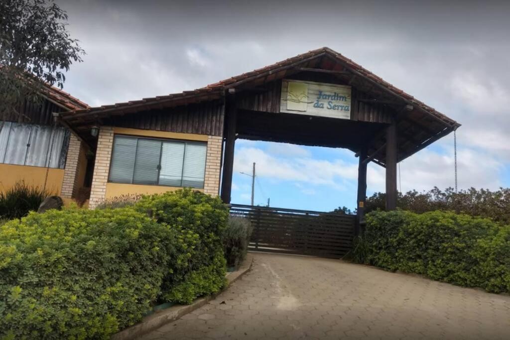 Linda Casa! Piso aquecido, lareira e fogão à lenha