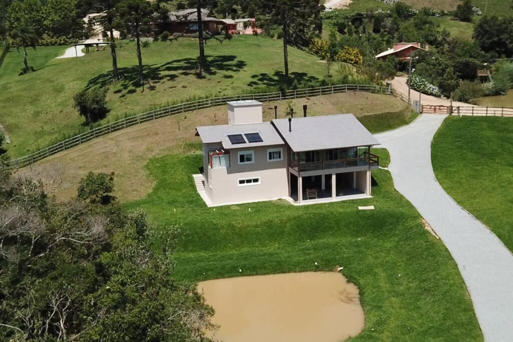 Linda Casa! Piso aquecido, lareira e fogão à lenha
