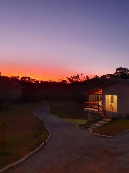 Linda Casa! Piso aquecido, lareira e fogão à lenha
