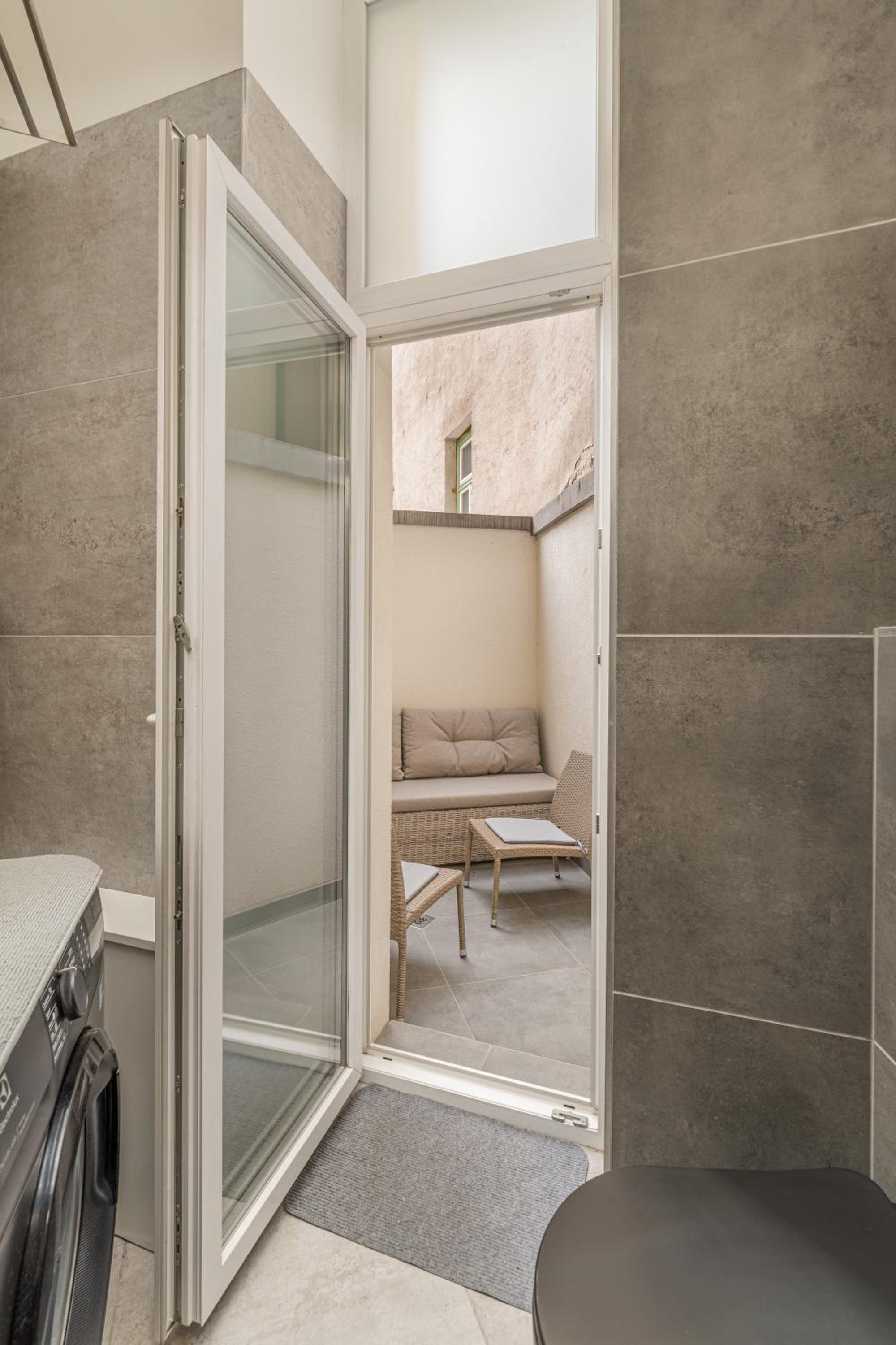 Apartment with private terrace - Near Gellert Thermal Bath