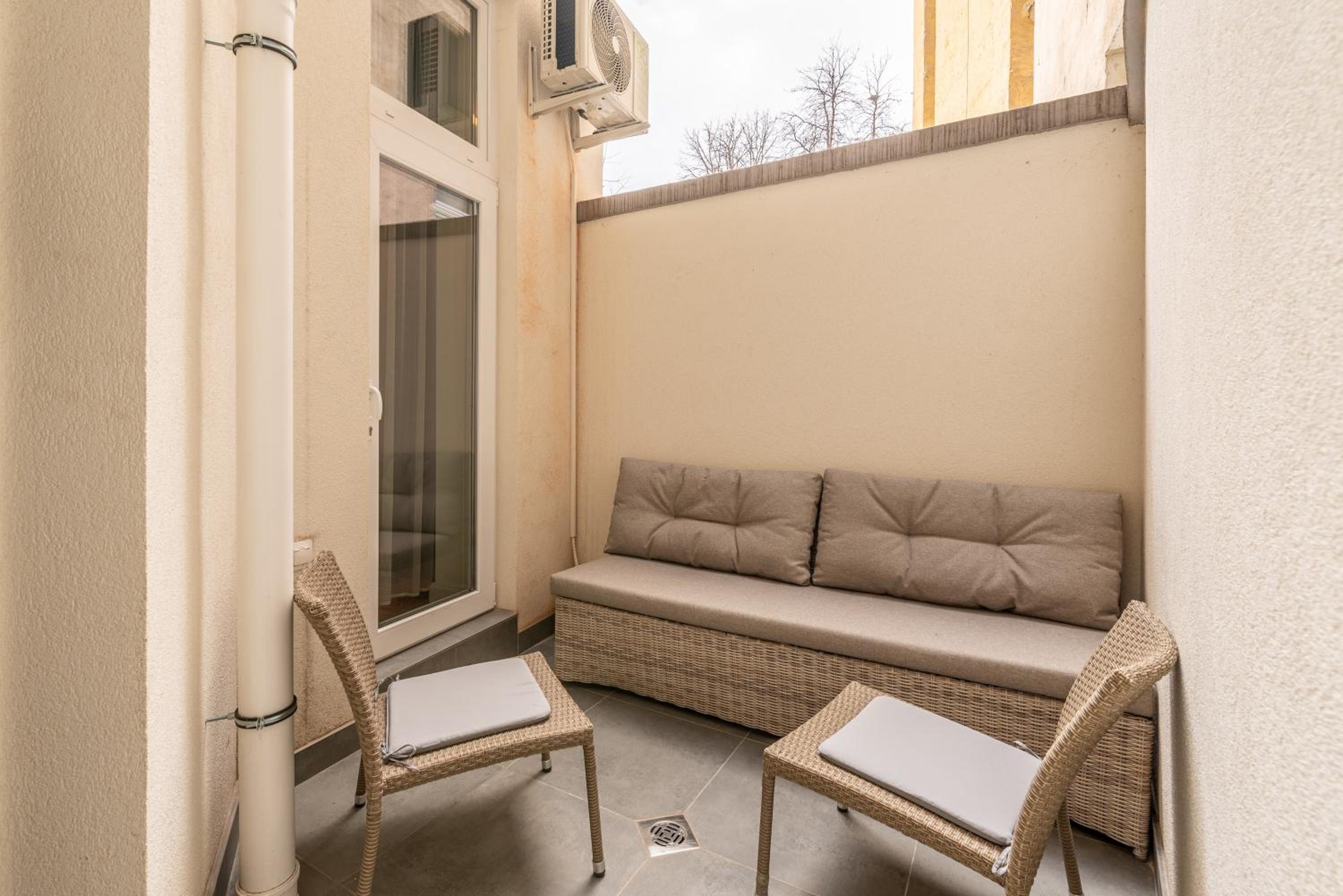 Apartment with private terrace - Near Gellert Thermal Bath