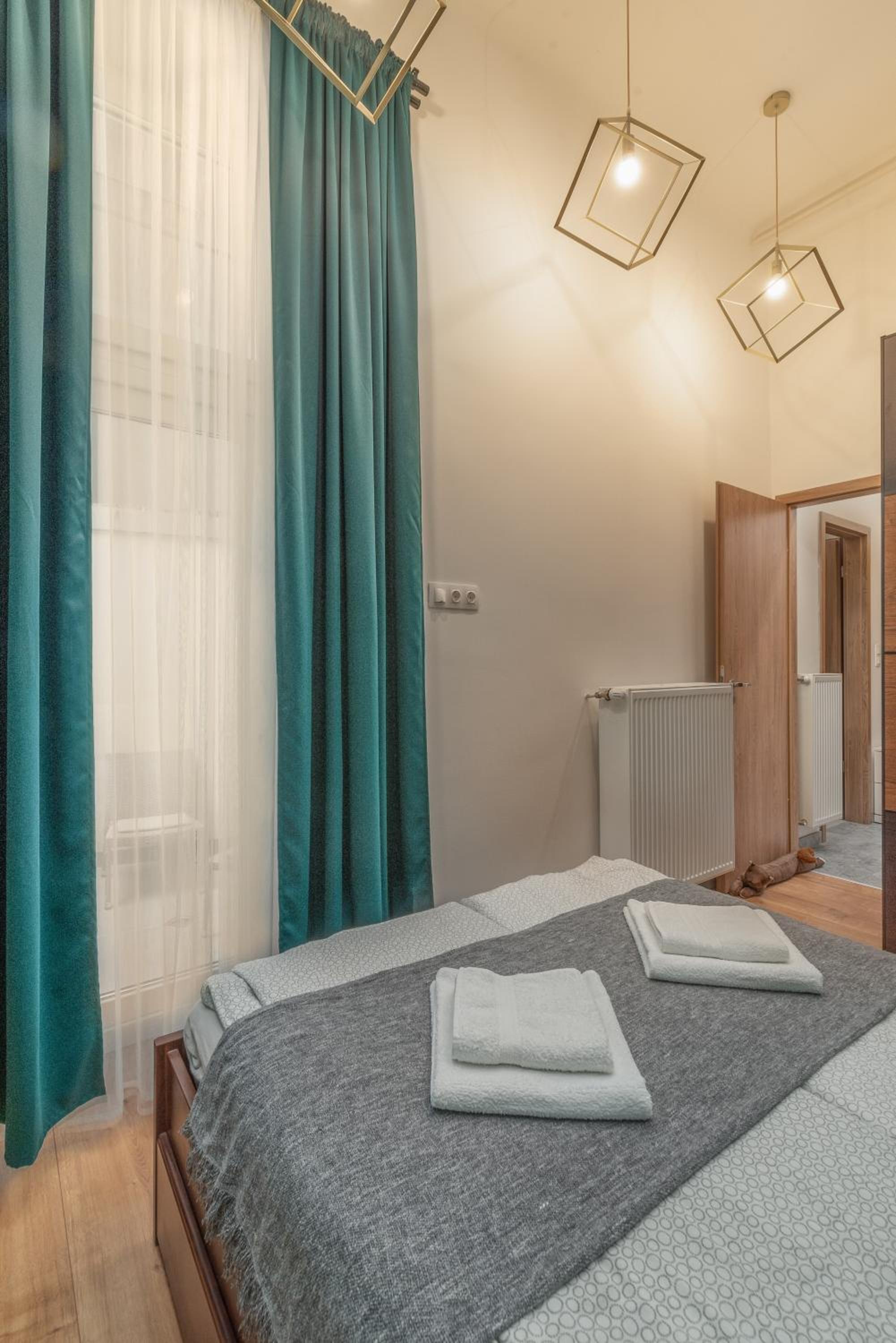 Apartment with private terrace - Near Gellert Thermal Bath
