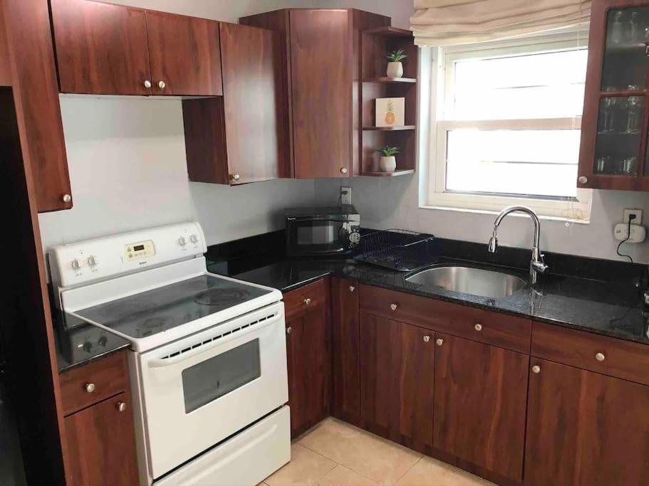South Beach One Bedroom Condo with Parking Spot view 3