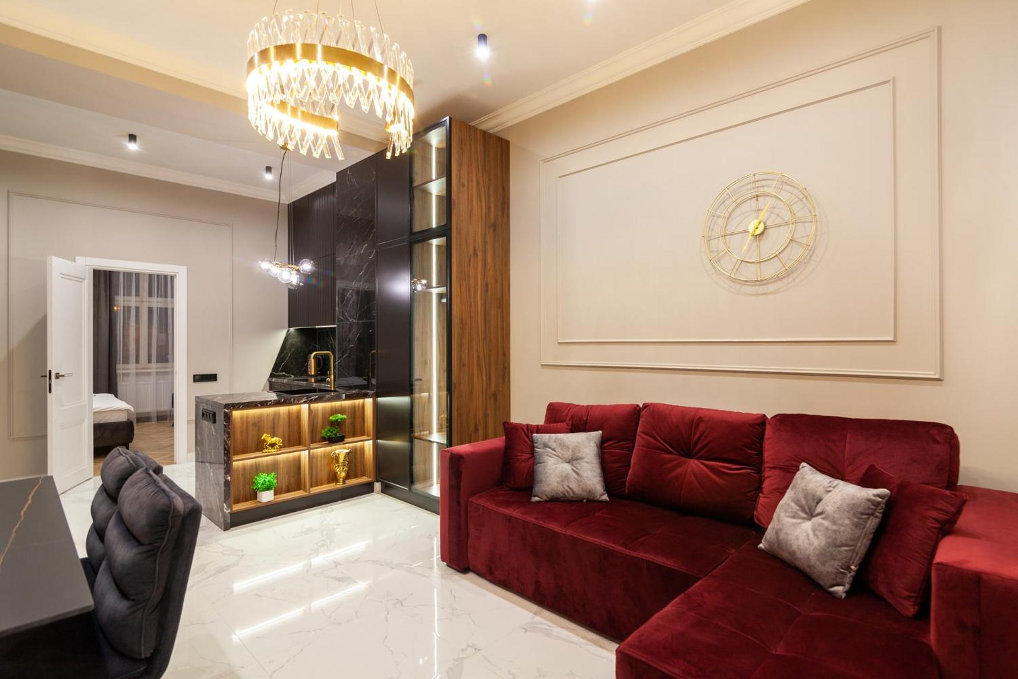 LEOGRAND VIP on Svobody Avenue 43 view 2