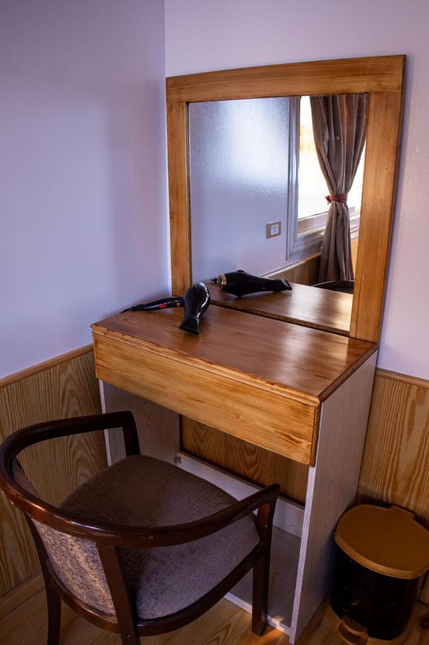 Dahabiya Akhnaton Every Monday from Esna to Aswan for 4 Nights photo 3