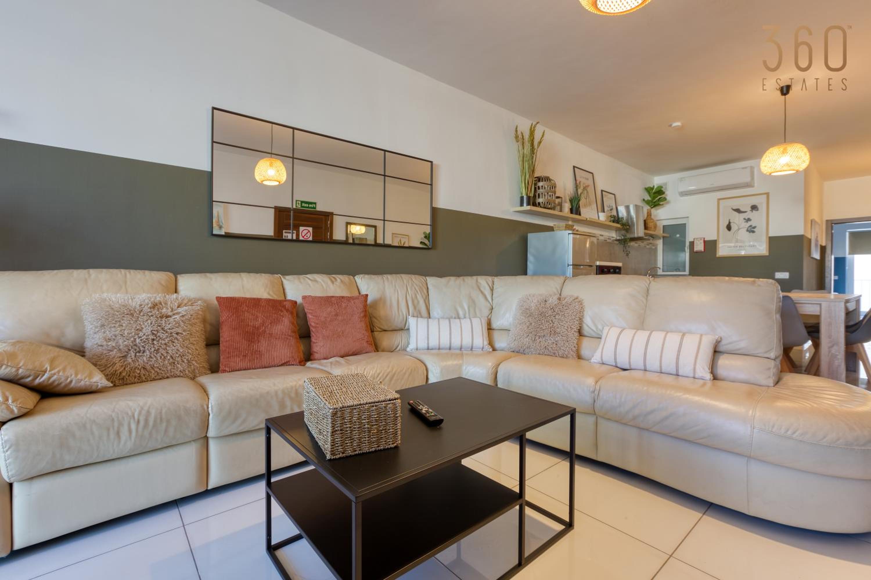 Designer, fully equipped 3BR home in Gzira w/WIFI by 360 Estates view 4